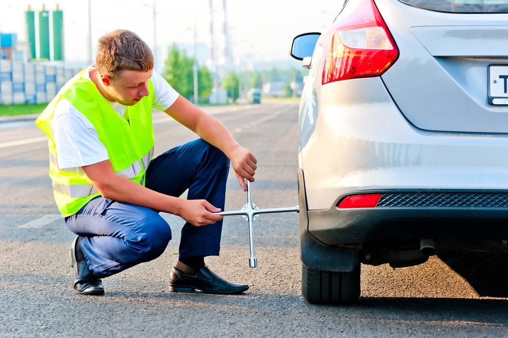 Certificate of insurance management for roadside assistance